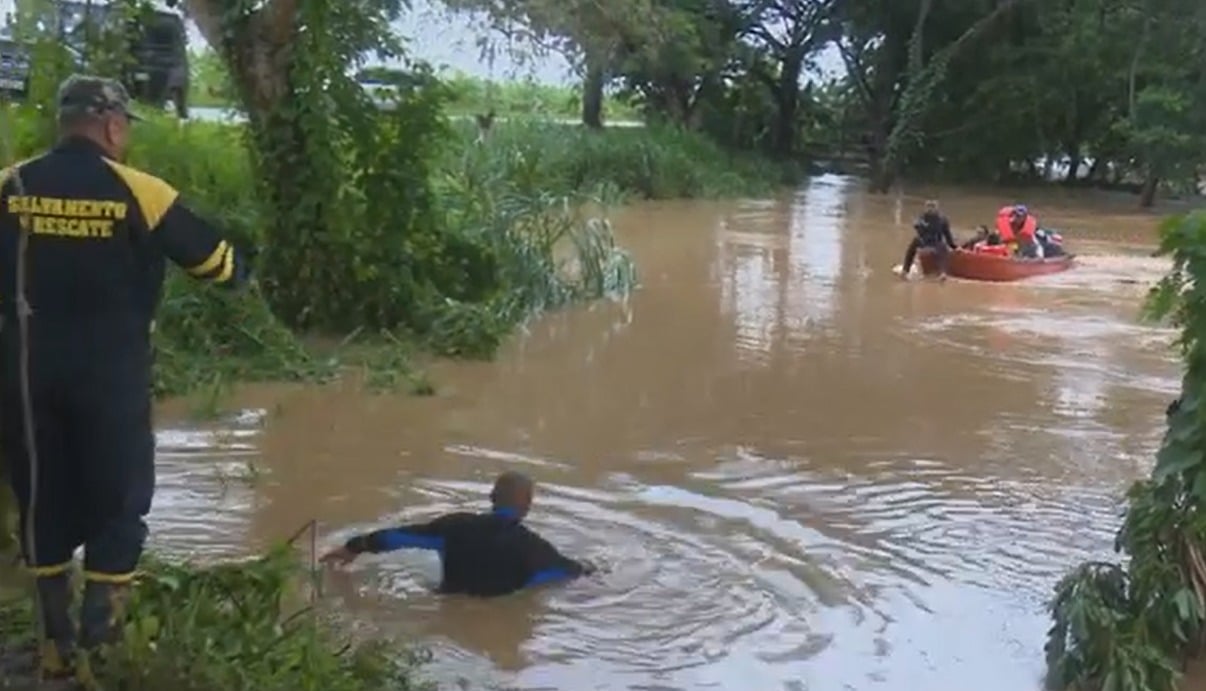 Lluvias provocan un muerto en Granma y grandes destrozos por inundaciones