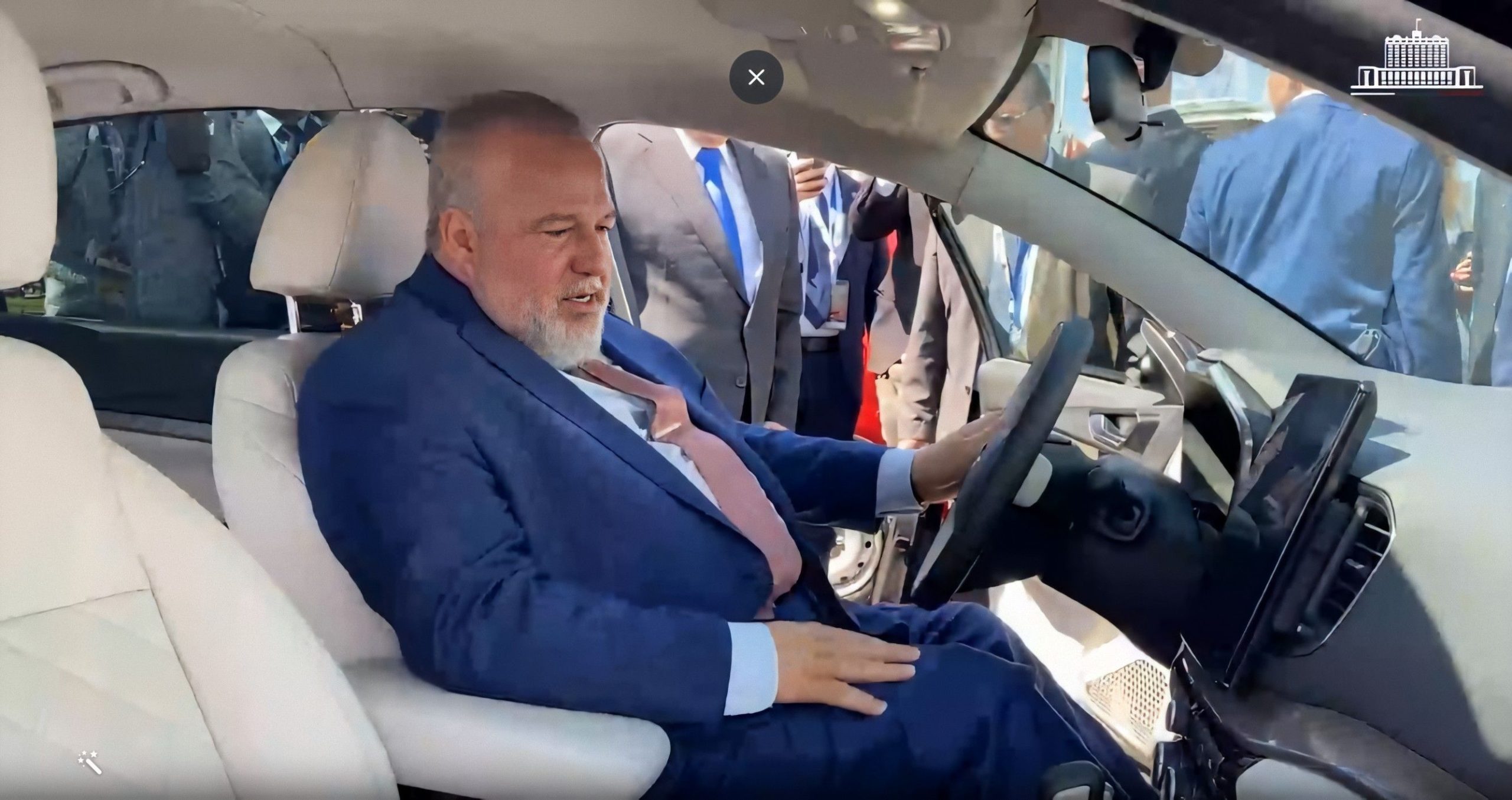 Marrero prueba el nuevo modelo de LADA ruso con un precio de 25 mil dólares