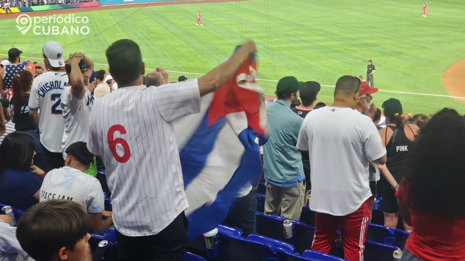 El lanzador del equipo Cuba Javier Mirabal pide la baja del béisbol cubano