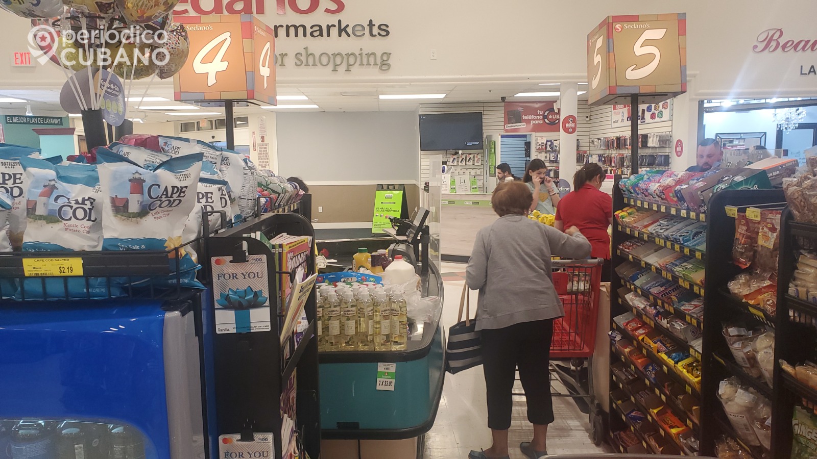 Fijan cambios para acceder a los cupones de alimentos (SNAP) en EEUU