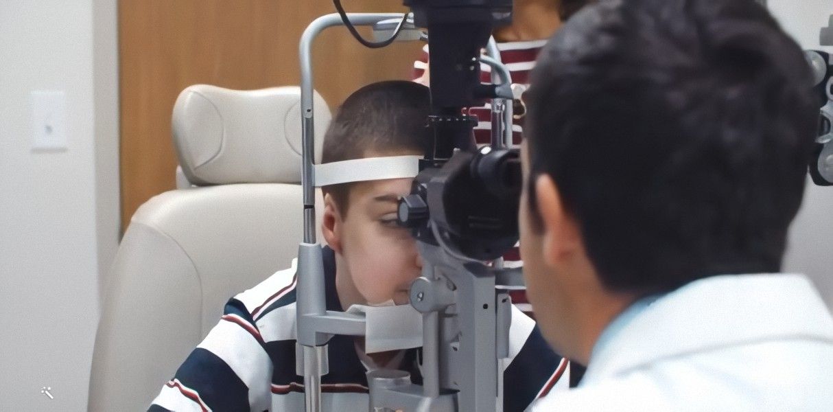 Joven cubano recupera la vista gracias a un tratamiento innovador ofrecido en Miami (2)