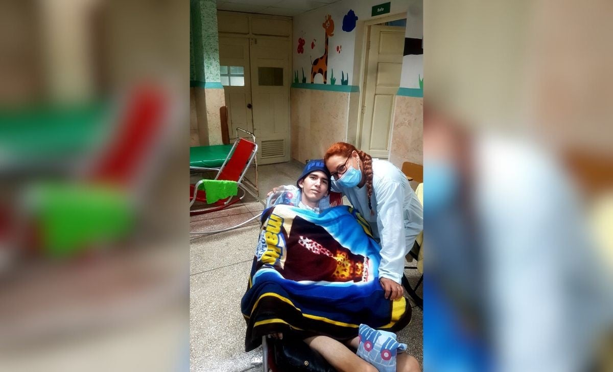 Joven de Holguín agredido a machetazos en pleno robo ingresó de nuevo a al hospital