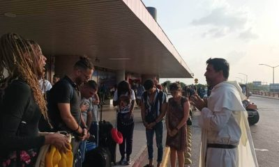Jóvenes católicos cubanos se fugan tras llegar a Europa donde asistirían a un evento religioso
