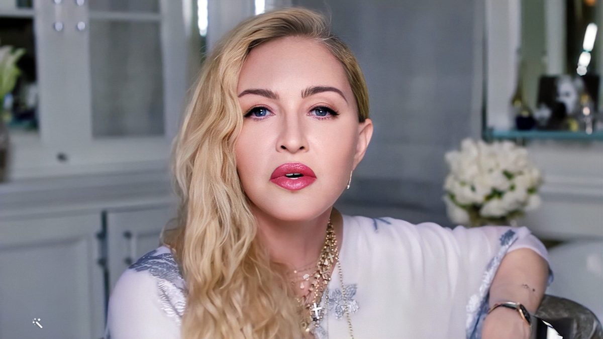 Madonna continúa en estado crítico, apenas puede salir de la cama