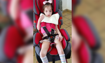Niña encamada en Cuba recibe silla de ruedas gracias a gestión ciudadana