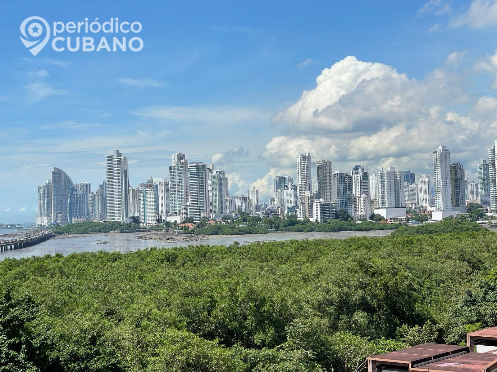 Panamá otorga permiso de estatus legal a migrantes que paguen en dólares todos los trámites