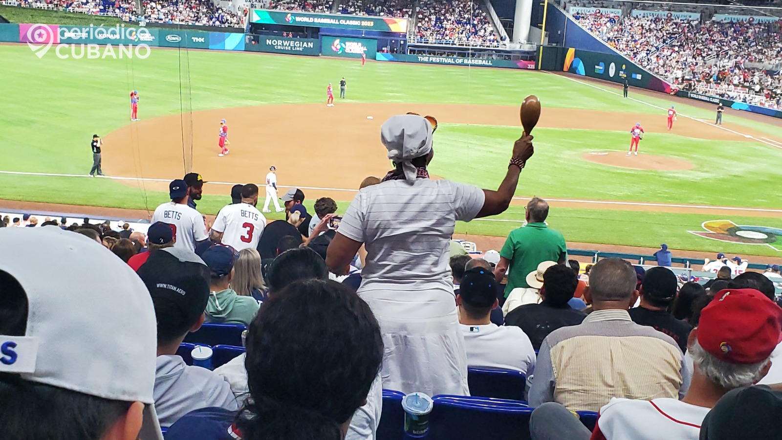 Peloteros cubanos reciben premio en dólares por su actuación en el V Clásico Mundial