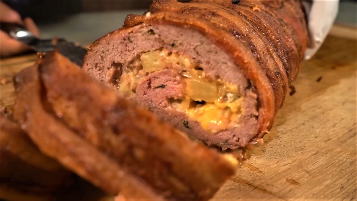Rollo de Carne Envuelto en Tocino con Relleno Hawaiano