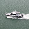 Socorristas recuperan un cadáver que flotaba en el río de Miami
