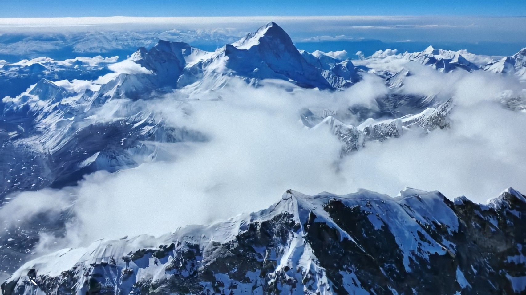 Turistas mexicanos fallecen en accidente de helicóptero al intentar contemplar la cima del Everest (2)