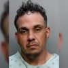 Residente de Hialeah arrestado tras ser descubierto dormido en un automóvil con reporte de robo