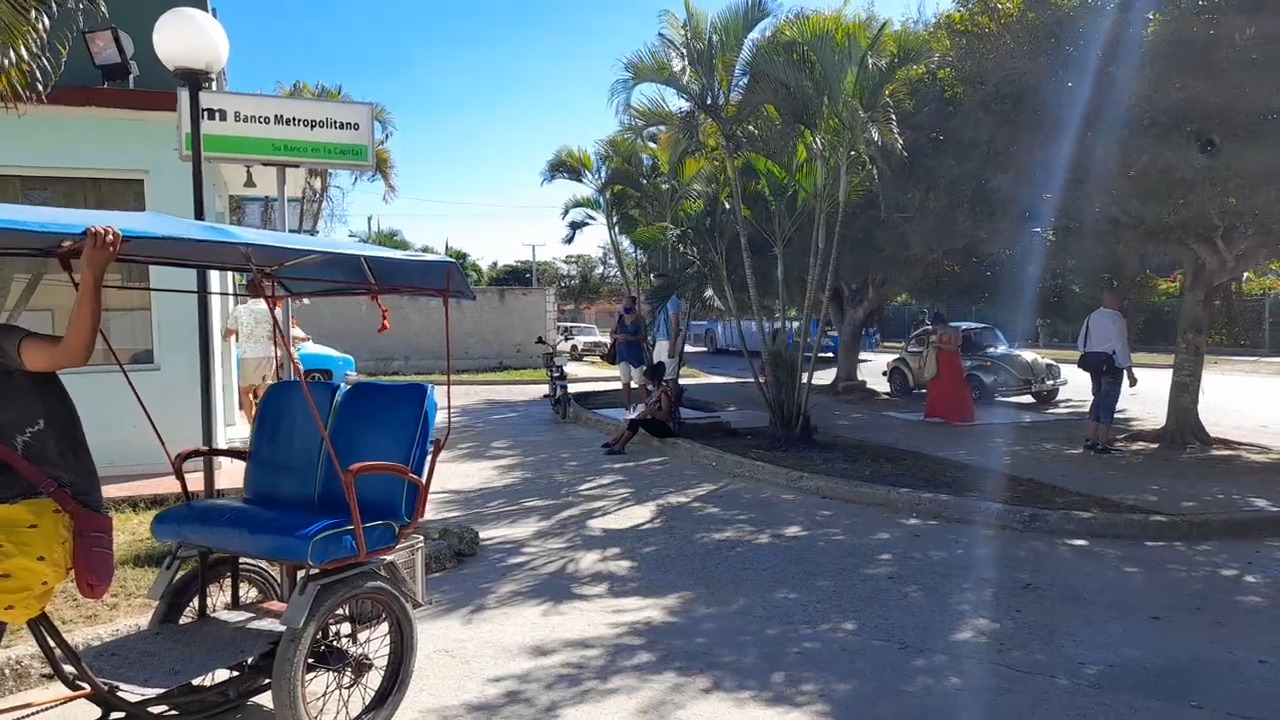 Sucursales del Banco Metropolitano abrirán los domingos para que haya más “disponibilidad de efectivo”