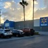 Acusan a dos cubanos por estafar a un Walmart en Miami