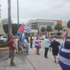 Cubanos con I-220A convocan protesta dominical en el Versailles de Miami