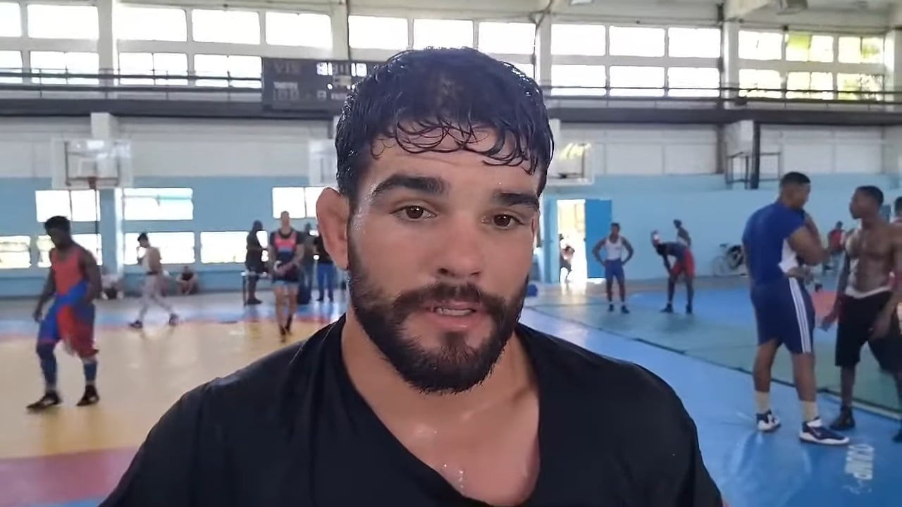Dos cubanos se proclaman campeones del mundo en la lucha greco-romana