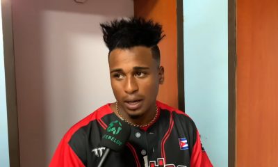 Santiago Torres, pelotero del equipo Cuba, llega a EEUU desde México