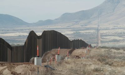 Administración Biden expande muro fronterizo ante avalancha de migrantes desde México