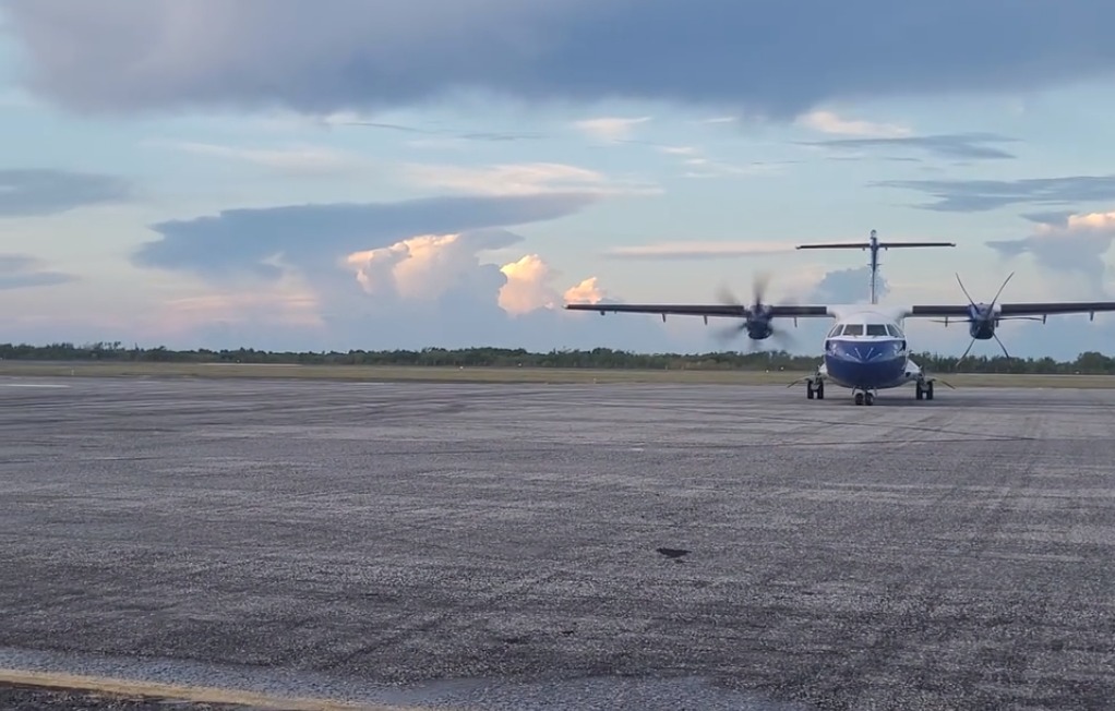 Cubana de Aviación suspende vuelos turísticos al interior de la Isla