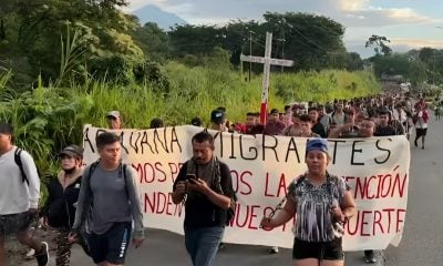 Cubanos y migrantes de diferentes países marchan en caravana hacia EEUU (1)