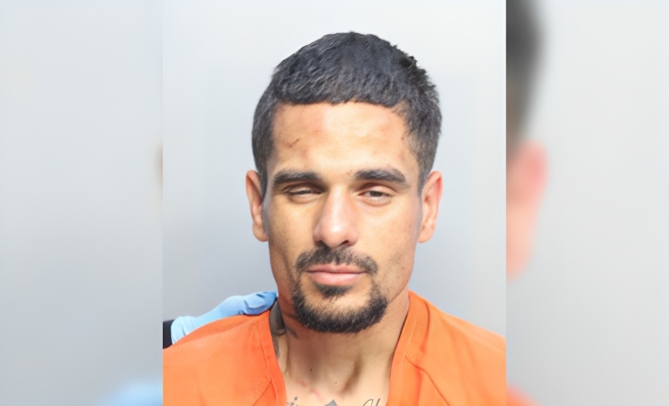 Hombre de Miami arrestado por intentar robar un auto con una niña de 3 años a bordo