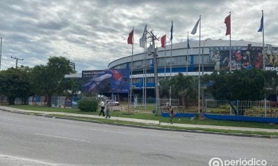 Inder entrega autos Peugeot a 17 deportistas y entrenadores cubanos