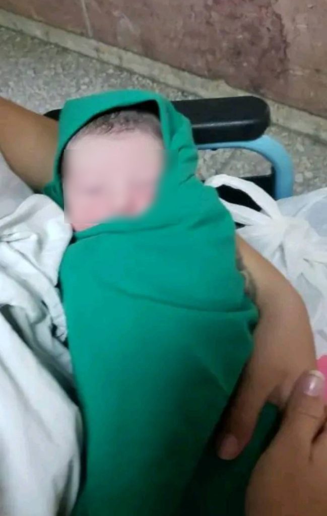 Joven cubana da a luz en su propia casa (1)