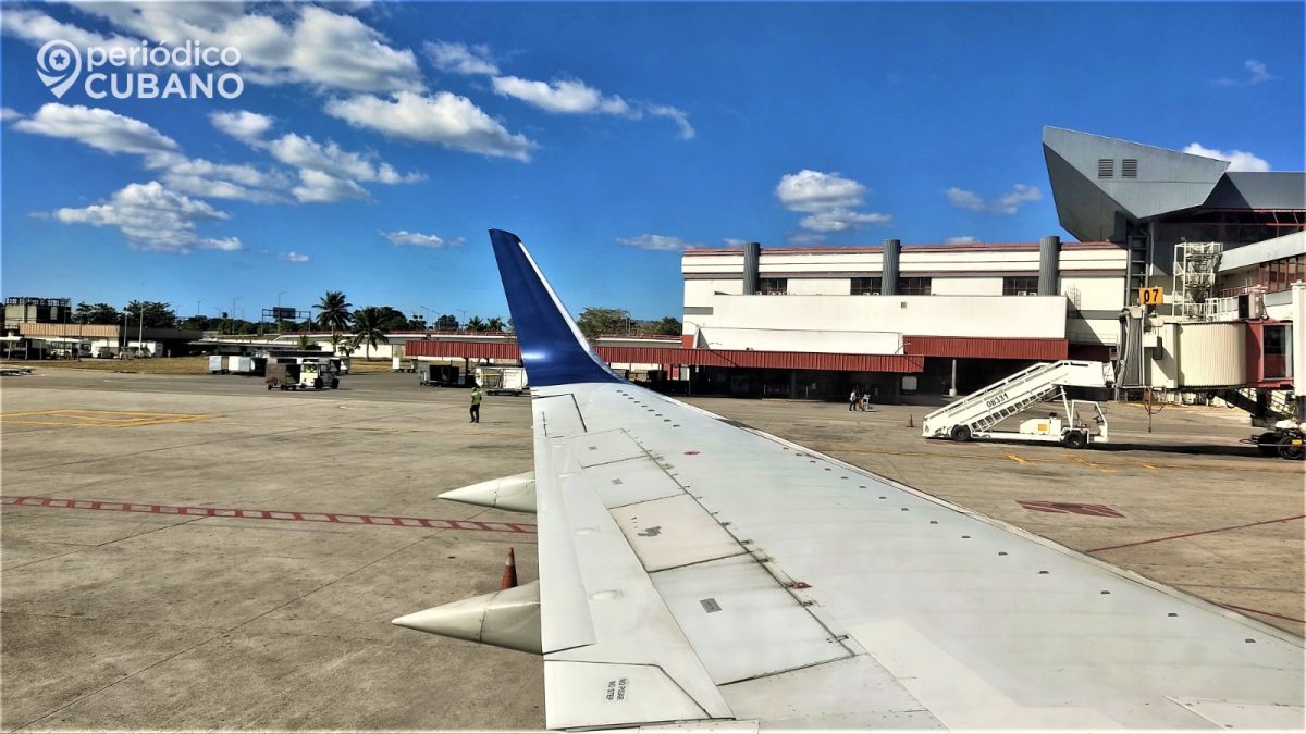 Estados Unidos devuelve a más de 50 cubanos en un vuelo de deportación