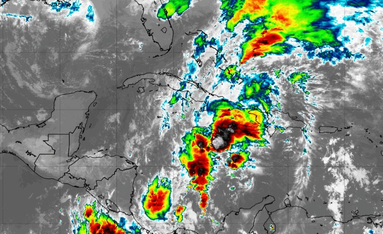 Decretan fase de alerta en el oriente cubano por intensas lluvias