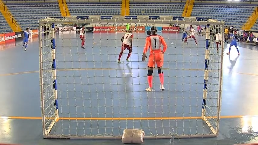 Dos futbolistas cubanos se fugan en Costa Rica durante un tope amistoso