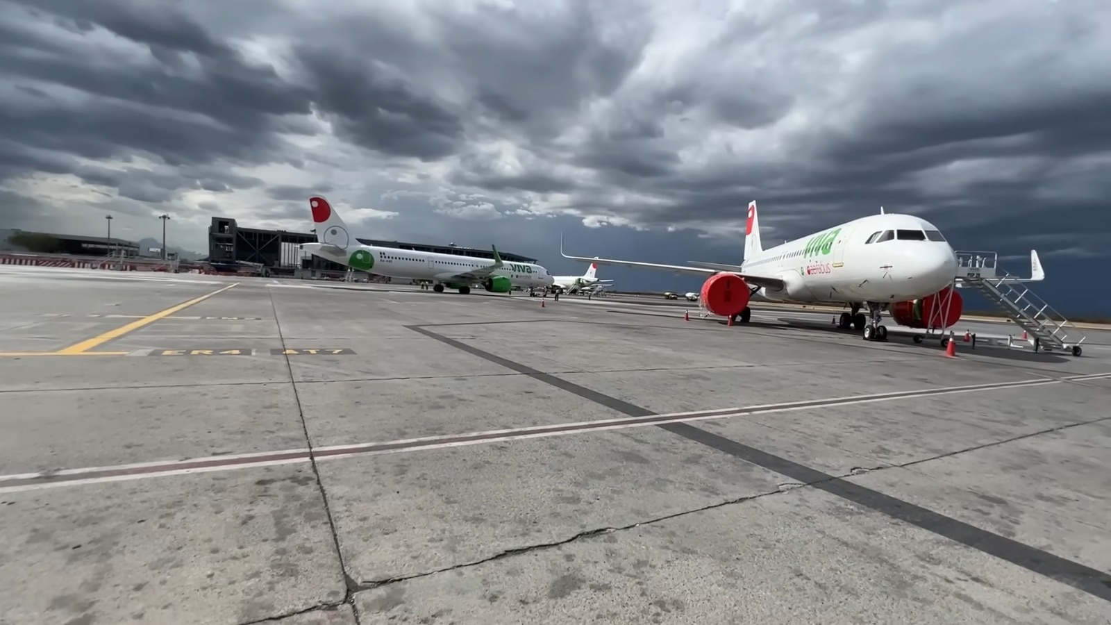 México deporta a 112 migrantes cubanos en la décima operación del año