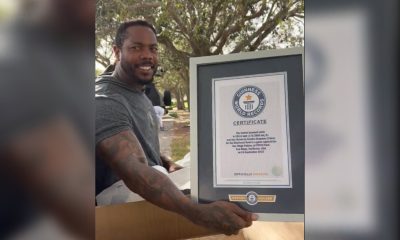 Aroldis Chapman recibe el récord Guinness por el lanzamiento más rápido en la MLB