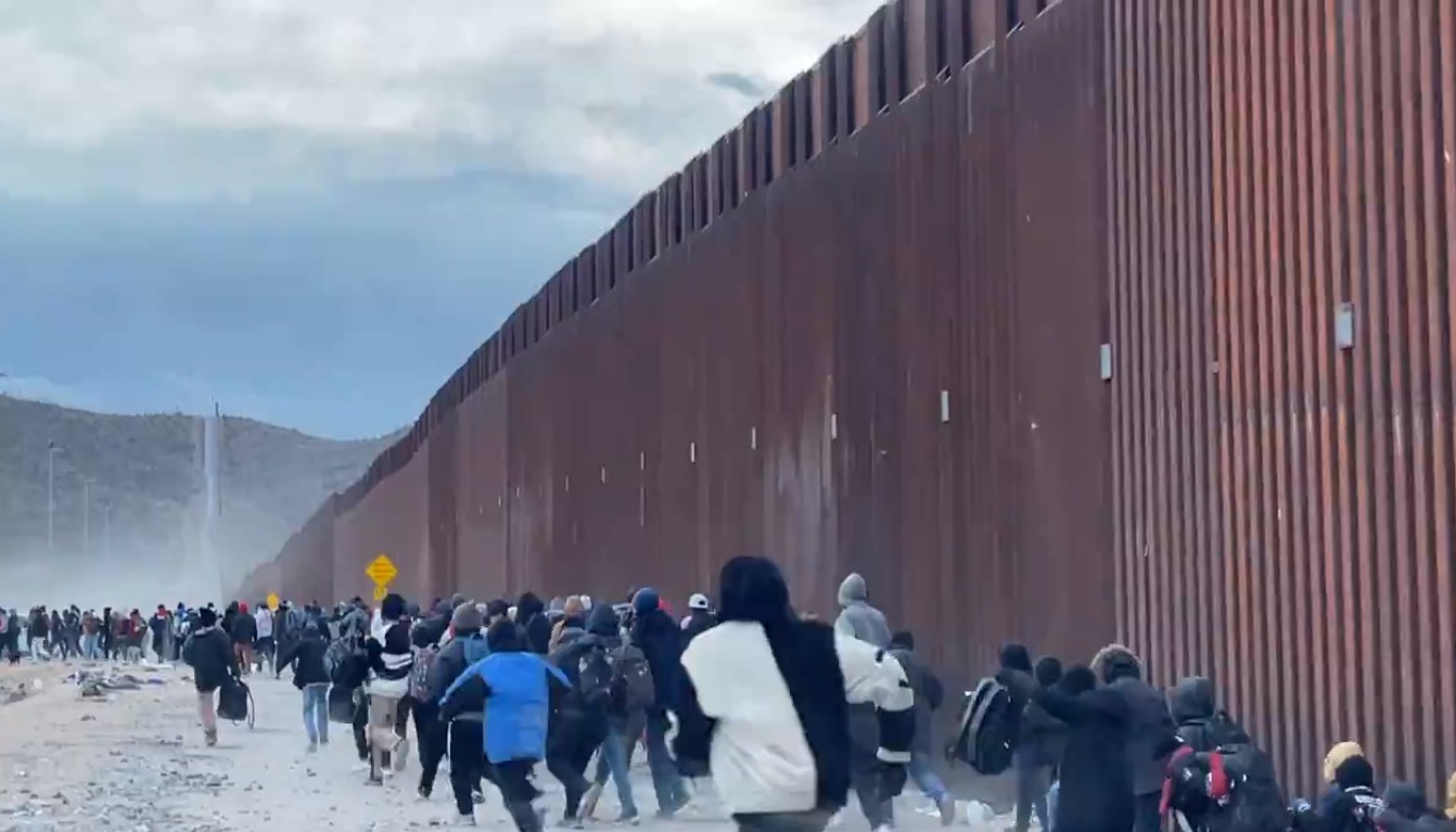 CBP registra récord diario de cruces fronterizos con 14.509 migrantes