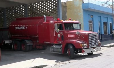 Cuba recibe donación de camiones de bomberos rusos para refinerías y aeropuertos