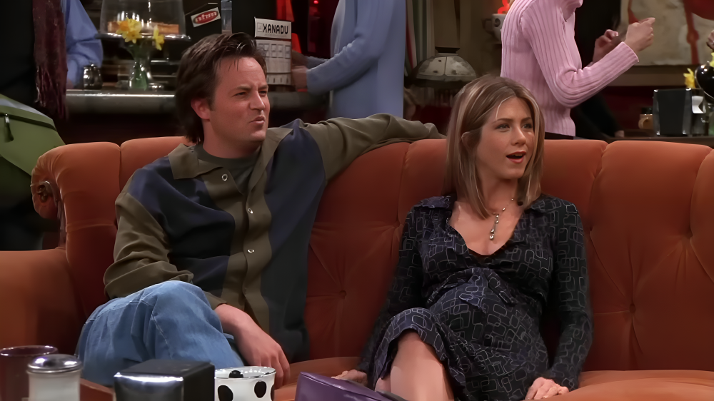 Matthew Perry y Jennifer Aniston en un episodio de Friends