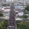 Miles de migrantes forman caravana antes de crucial diálogo entre EEUU y México (1)