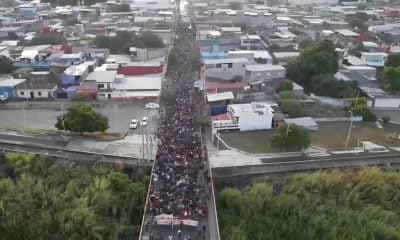 Miles de migrantes forman caravana antes de crucial diálogo entre EEUU y México (1)