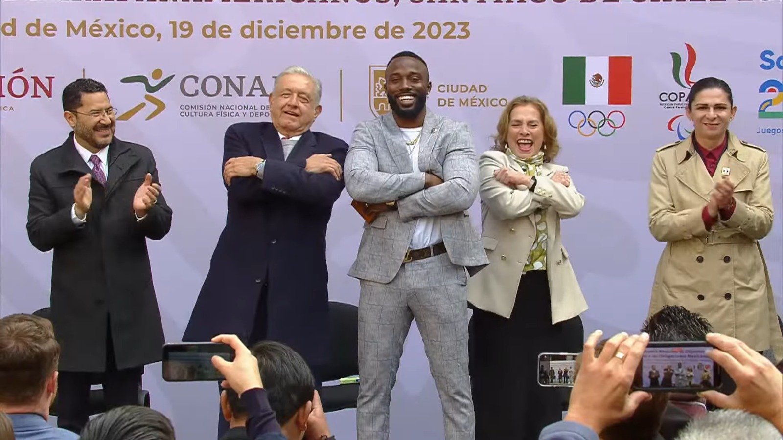 Randy Arozarena y la curiosa escena con el presidente de México en entrega del Premio Nacional del Deporte