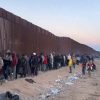 Récord histórico de cruces en la frontera de EEUU Más de 12 mil migrantes pasan en un solo día