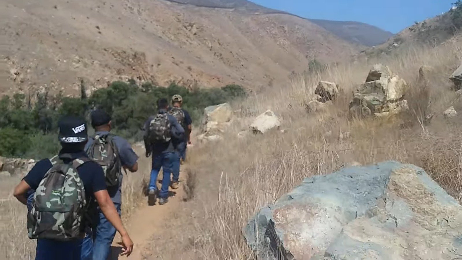 Rescatan a familia cubana de nueve miembros perdida en zona montañosa de México