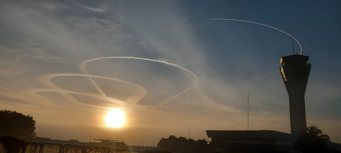 Aeronave realiza maniobras sobre La Habana a causa de la densa niebla