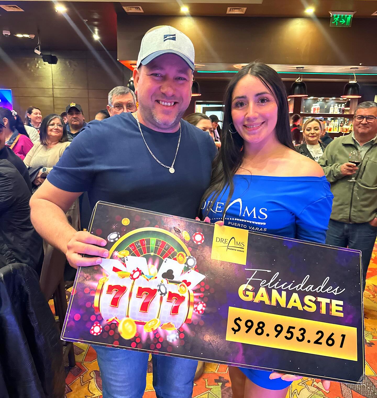Ajedrecista cubano gana millonario premio tras juego de póker en casino chileno