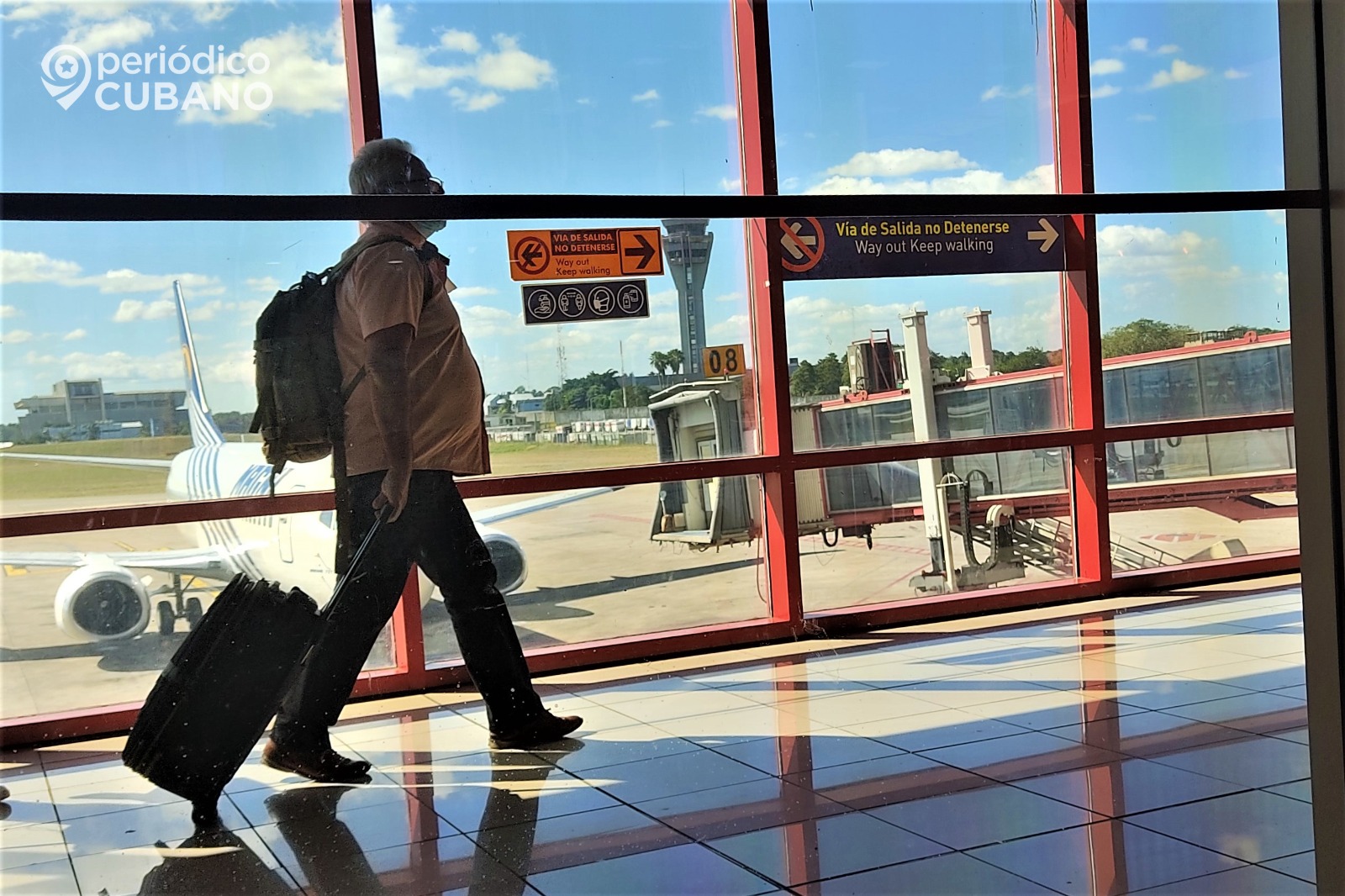 Artista cubano denuncia “falta de respeto” con equipaje en el Aeropuerto de La Habana