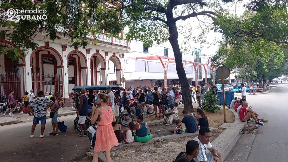 Colas en Cuba desabastecimiento