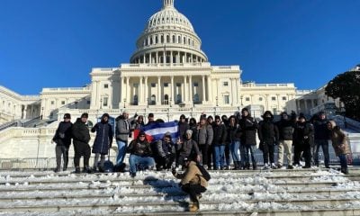 Cubanos con I-220A protestan desde la Casa Blanca para exigir una solución a su estatus