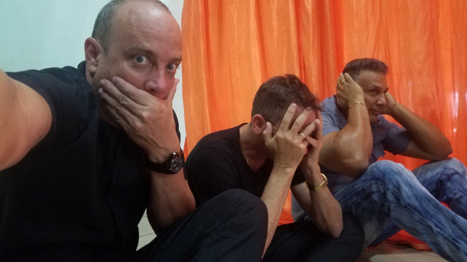 Humoristas cubanos actualizan precios de sus espectáculos “Tendremos chistes en dólares”
