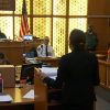 Abogados del joven acusado por matricidio en Hialeah piden retrasar el juicio