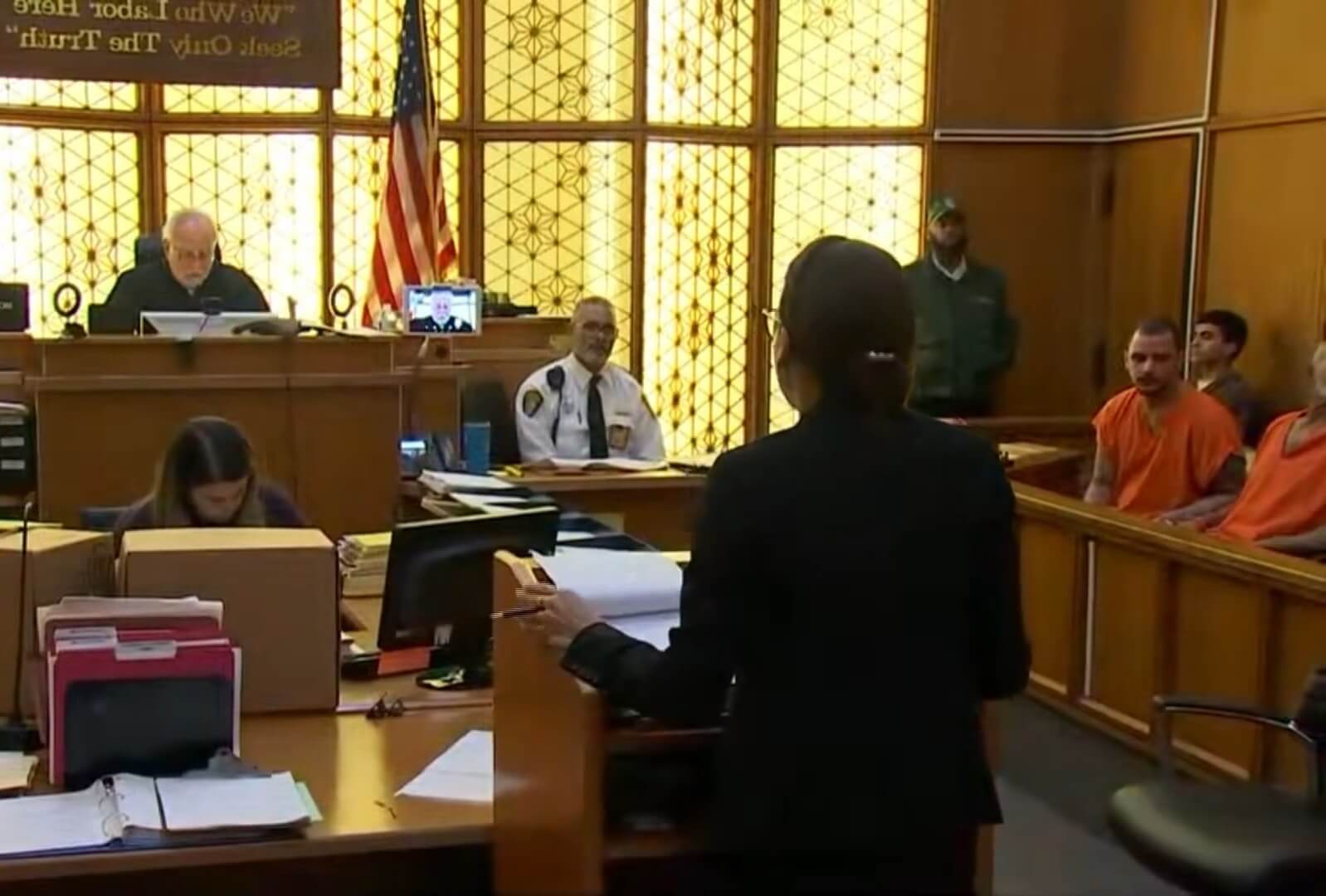 Abogados del joven imputado por matricidio en Hialeah piden retrasar el juicio (1)