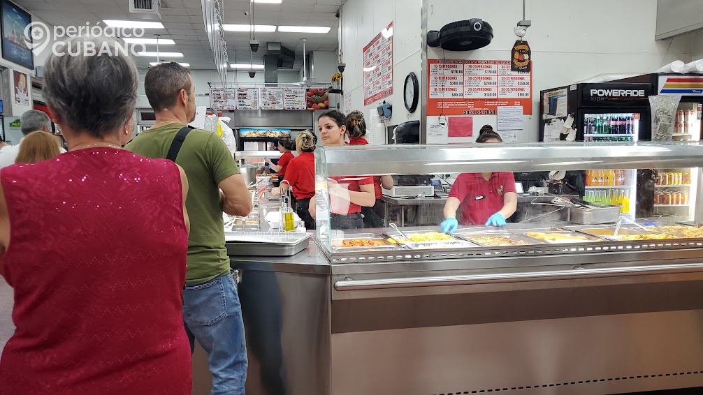 Aprueban ley para aumentar horas de trabajo a jóvenes entre 16 y 17 años en Florida