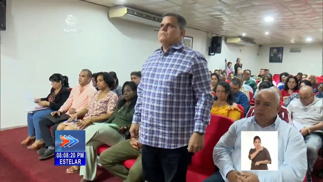 Designan a veterinario como nuevo primer secretario del PCC en Cienfuegos