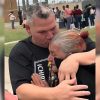 Emotivo reencuentro en Houston cubano vuelve a abrazar a su madre de 76 años (14)
